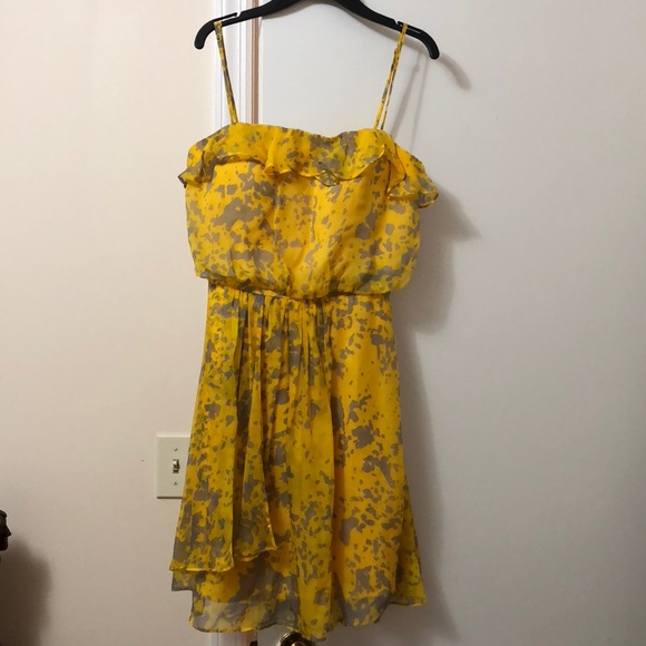 Beautiful Yellow Cocktail Sleeveless Dress - Picture 1 of 7